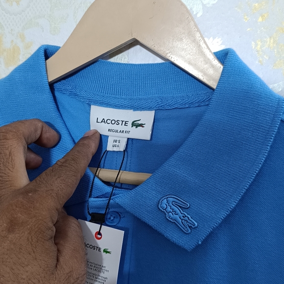 Lacoste - Picture 3 of 8